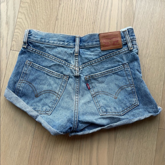 Levi’s Button Up Denim Jean Shorts (size 25) - Picture 5 of 5